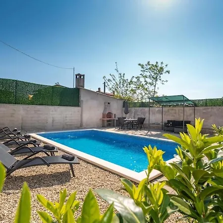 Villa Casa Romito Kastelir